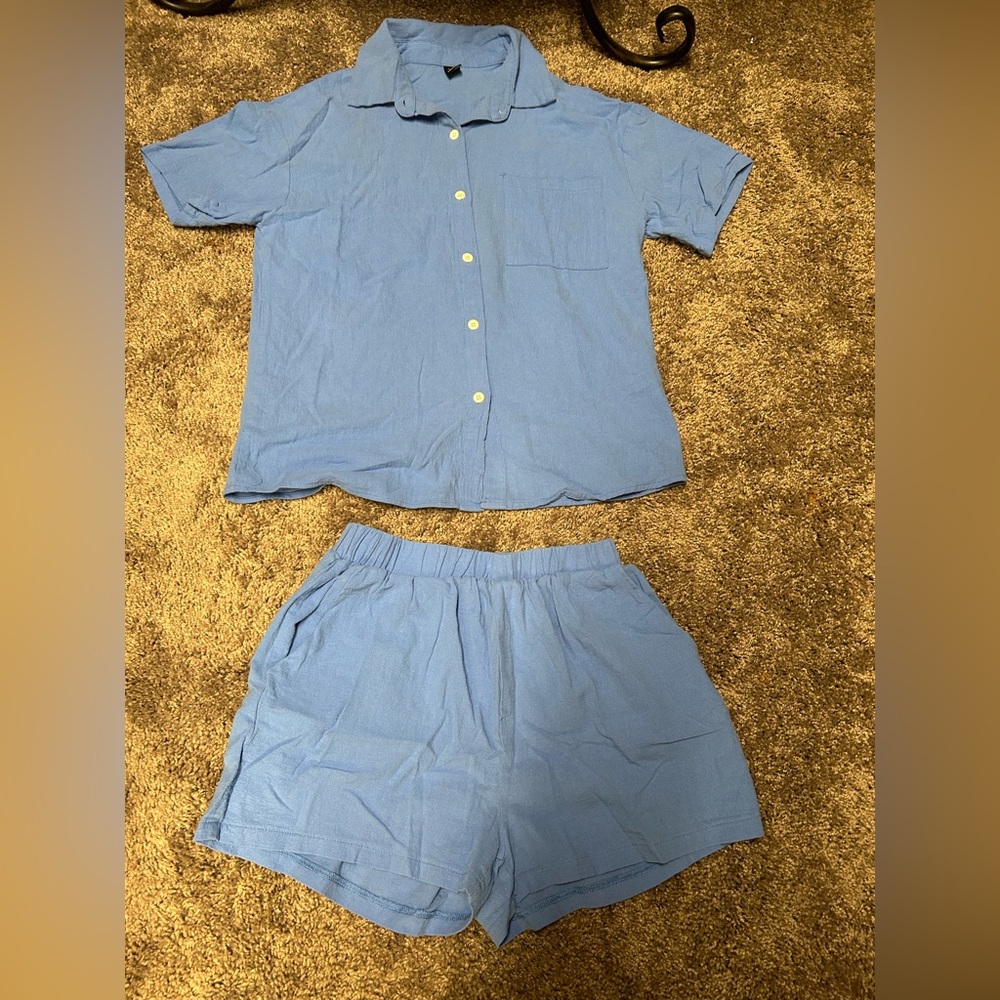 T shirt shorts set like new good condition
